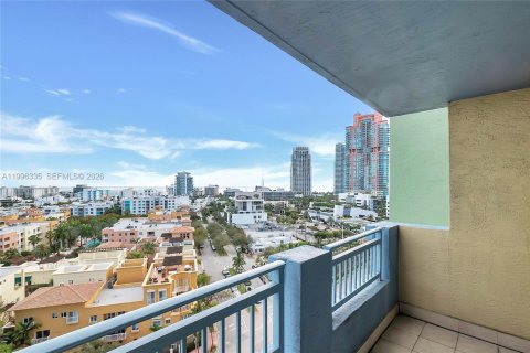 Condo in Miami Beach, Florida, 2 bedrooms  № 2066827 - photo 18