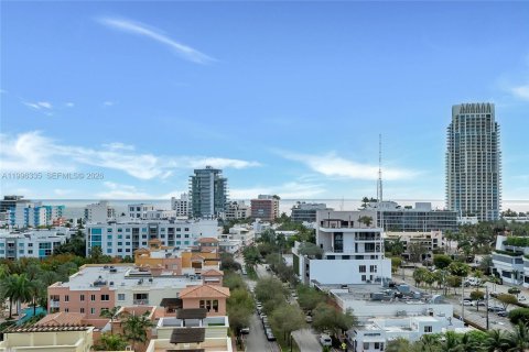 Condo in Miami Beach, Florida, 2 bedrooms  № 2066827 - photo 22