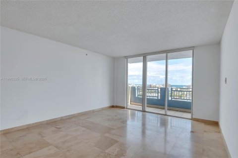 Condo in Miami Beach, Florida, 2 bedrooms  № 2066827 - photo 7