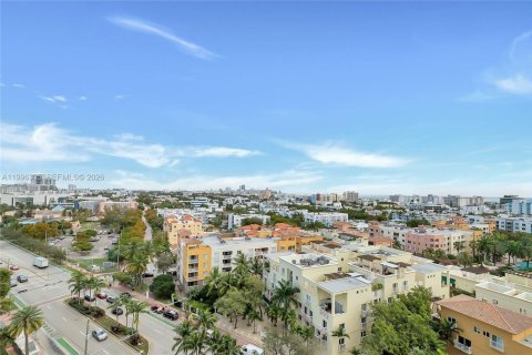 Condo in Miami Beach, Florida, 2 bedrooms  № 2066827 - photo 19