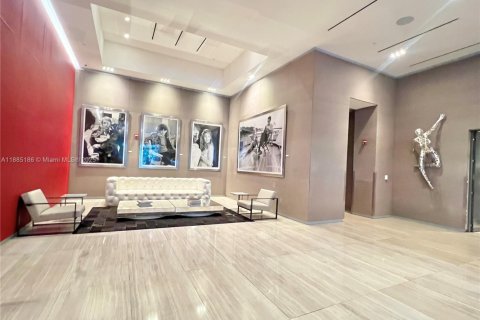 Copropriété à vendre à Miami, Floride: 1 chambre, 84.17 m2 № 1930650 - photo 2