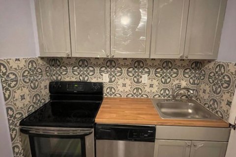 Casa en alquiler en Dania Beach, Florida, 2 dormitorios, 74.32 m2 № 1923887 - foto 1