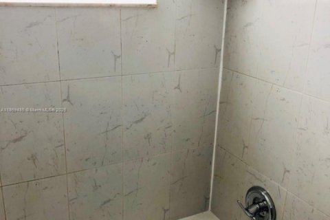 Casa en alquiler en Dania Beach, Florida, 2 dormitorios, 74.32 m2 № 1923887 - foto 14