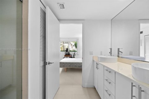 Condo in Key Biscayne, Florida, 3 bedrooms  № 1809726 - photo 21