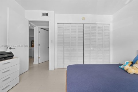 Condo in Key Biscayne, Florida, 3 bedrooms  № 1809726 - photo 14