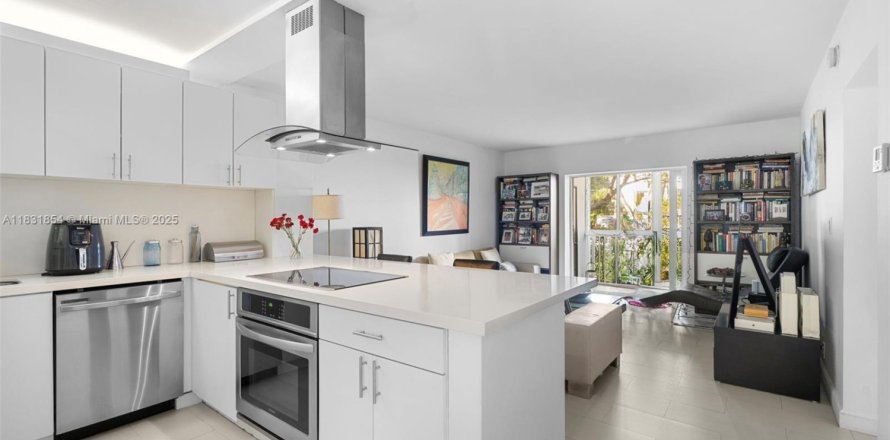 Condo in Key Biscayne, Florida, 3 bedrooms № 1809726
