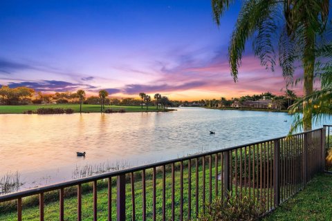 Casa en venta en West Palm Beach, Florida, 5 dormitorios, 813.64 m2 № 2249573 - foto 2