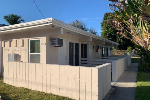 House in Miami, Florida 1 bedroom № 2061019 - photo 14