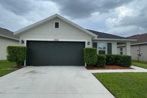 House in Port St. Lucie, Florida 3 bedrooms, 126.81 sq.m. № 2275000