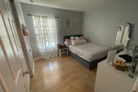 Villa ou maison à vendre à Port St. Lucie, Floride: 3 chambres, 126.81 m2 № 2275000 - photo 20
