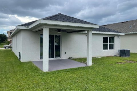 Villa ou maison à vendre à Port St. Lucie, Floride: 3 chambres, 126.81 m2 № 2275000 - photo 4