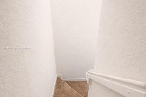 Touwnhouse à vendre à Miami, Floride: 3 chambres, 167.6 m2 № 2051666 - photo 12