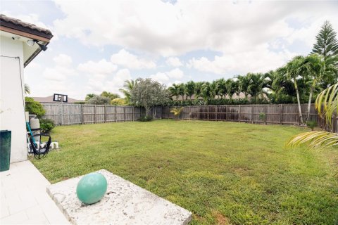 Casa en venta en Miami, Florida, 5 dormitorios, 247.49 m2 № 1170982 - foto 1