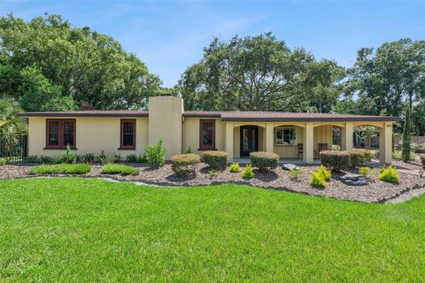 House in Sanford, Florida 3 bedrooms, 187.66 sq.m. № 2216288