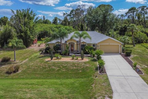 House in North Port, Florida 3 bedrooms, 189.52 sq.m. № 2232003