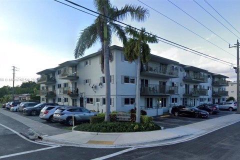 Apartamento en alquiler en North Miami, Florida, 2 dormitorios № 1977551 - foto 1