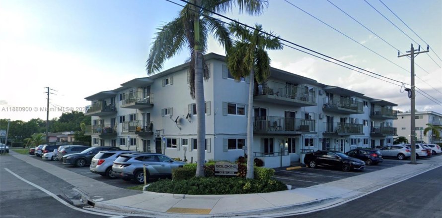 Apartamento en North Miami, Florida 2 dormitorios № 1977551