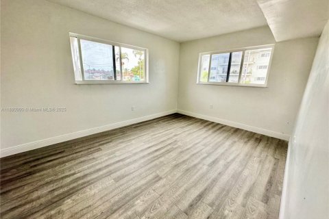 Apartamento en alquiler en North Miami, Florida, 2 dormitorios № 1977551 - foto 6