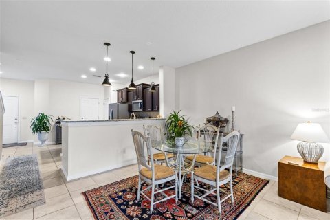Touwnhouse à vendre à Apopka, Floride: 2 chambres, 146.41 m2 № 2099927 - photo 7