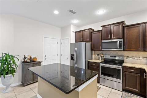 Touwnhouse à vendre à Apopka, Floride: 2 chambres, 146.41 m2 № 2099927 - photo 5