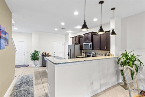 Touwnhouse à vendre à Apopka, Floride: 2 chambres, 146.41 m2 № 2099927 - photo 6