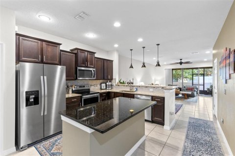 Touwnhouse à vendre à Apopka, Floride: 2 chambres, 146.41 m2 № 2099927 - photo 3