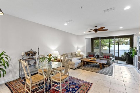 Touwnhouse à vendre à Apopka, Floride: 2 chambres, 146.41 m2 № 2099927 - photo 8