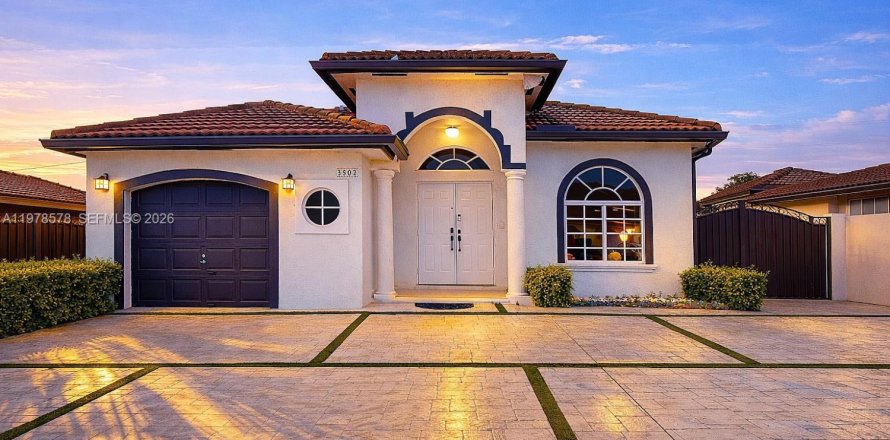 Casa en Miami, Florida 4 dormitorios, 166.11 m2 № 2045426