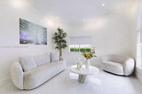 Casa en venta en Miami, Florida, 4 dormitorios, 166.11 m2 № 2045426 - foto 20