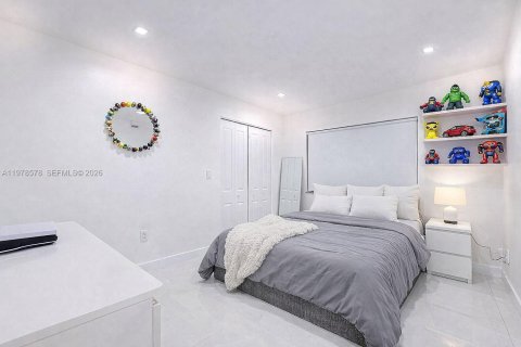 Casa en venta en Miami, Florida, 4 dormitorios, 166.11 m2 № 2045426 - foto 10