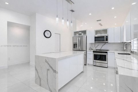 Casa en venta en Miami, Florida, 4 dormitorios, 166.11 m2 № 2045426 - foto 25