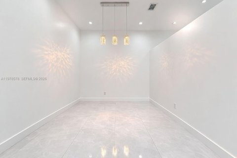 Casa en venta en Miami, Florida, 4 dormitorios, 166.11 m2 № 2045426 - foto 9
