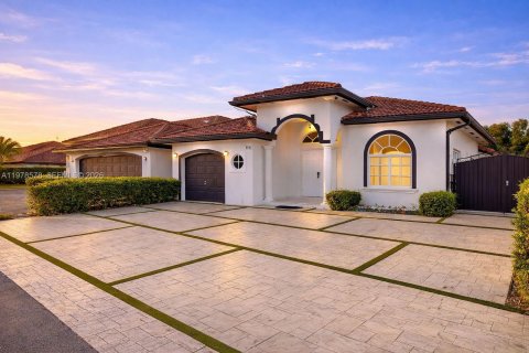 Casa en venta en Miami, Florida, 4 dormitorios, 166.11 m2 № 2045426 - foto 2