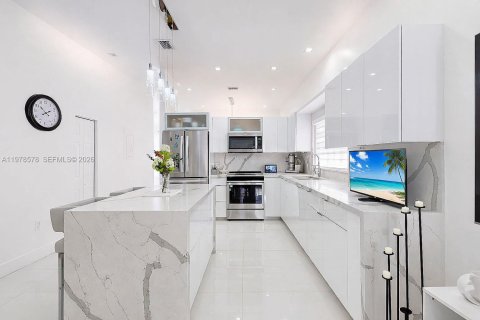 Casa en venta en Miami, Florida, 4 dormitorios, 166.11 m2 № 2045426 - foto 22
