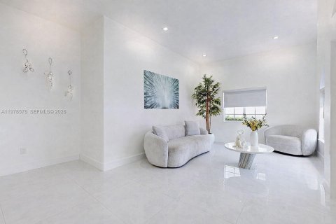 Casa en venta en Miami, Florida, 4 dormitorios, 166.11 m2 № 2045426 - foto 26