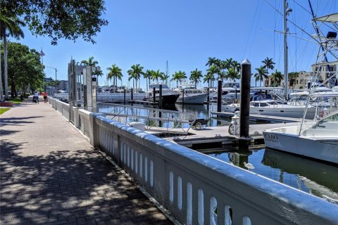 Condo in Bradenton, Florida, 1 bedroom  № 1424477 - photo 23