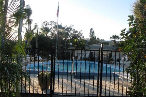 Condo in Bradenton, Florida, 1 bedroom  № 1424477 - photo 18