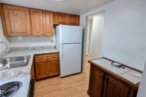 Condo in Bradenton, Florida, 1 bedroom  № 1424477 - photo 6
