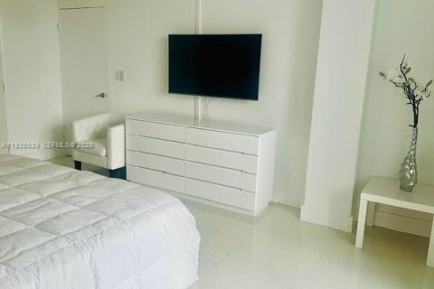 Copropriété à vendre à Bal Harbour, Floride: 1 chambre, 83.24 m2 № 1984623 - photo 15