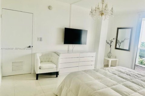 Copropriété à vendre à Bal Harbour, Floride: 1 chambre, 83.24 m2 № 1984623 - photo 14