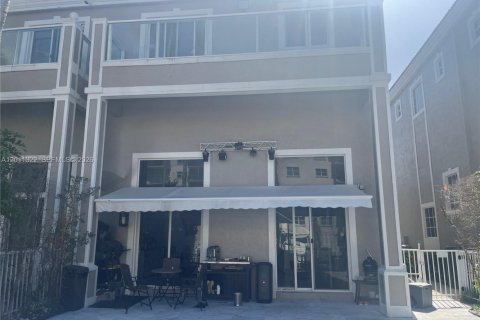 Adosado en venta en North Miami Beach, Florida, 3 dormitorios, 296.82 m2 № 2075040 - foto 26