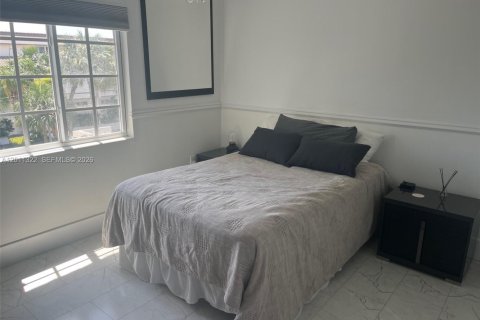 Adosado en venta en North Miami Beach, Florida, 3 dormitorios, 296.82 m2 № 2075040 - foto 22