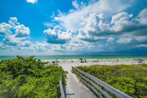Villa ou maison à vendre à Indian Rocks Beach, Floride: 4 chambres, 107.02 m2 № 1357725 - photo 2