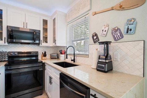 Villa ou maison à vendre à Indian Rocks Beach, Floride: 4 chambres, 107.02 m2 № 1357725 - photo 17