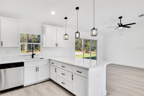 Villa ou maison à vendre à Weeki Wachee, Floride: 3 chambres, 138.05 m2 № 2425883 - photo 19