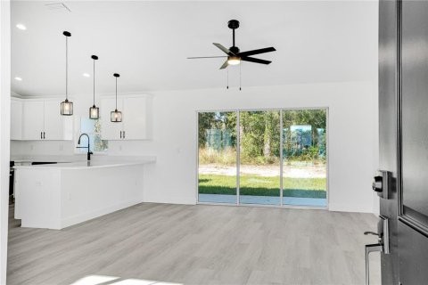 Villa ou maison à vendre à Weeki Wachee, Floride: 3 chambres, 138.05 m2 № 2425883 - photo 7