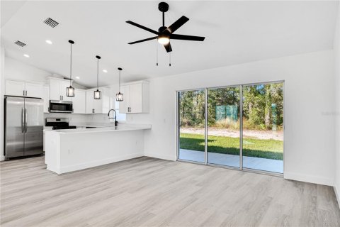 Villa ou maison à vendre à Weeki Wachee, Floride: 3 chambres, 138.05 m2 № 2425883 - photo 15