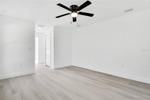 Villa ou maison à vendre à Weeki Wachee, Floride: 3 chambres, 138.05 m2 № 2425883 - photo 25