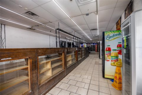 Commercial property in Gainesville, Florida № 2135426 - photo 5