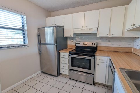 Снять в аренду кондоминиум в Мирамар, Флорида 2 спальни, 76.18м2, № 2019878 - фото 5